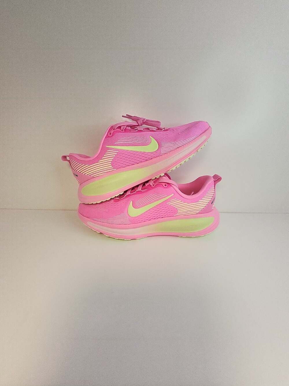 Nike Vomero 18, Running Shoes - Youth Size 5.5